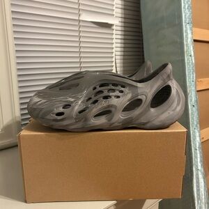 Adidas Yeezy Foam Runner 'MX Granite'